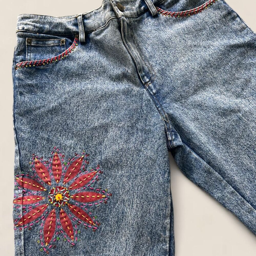 Vintage jeans Y2K Embroidered Flower small | artsy indie beaded cropped denim - Picture 5 of 8